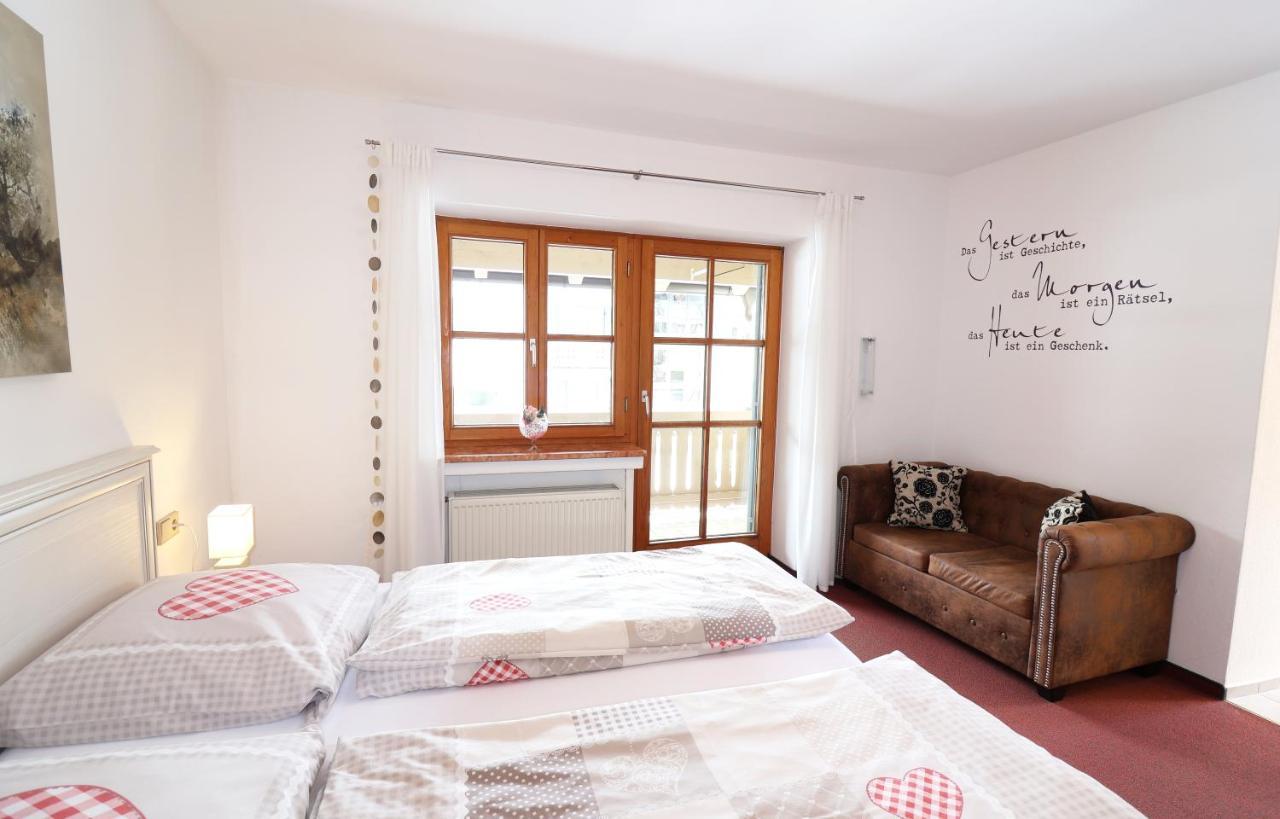 Apartamento Haus Dippel Am Kurpark Inklusive Chiemgaukarte Ruhpolding Exterior foto